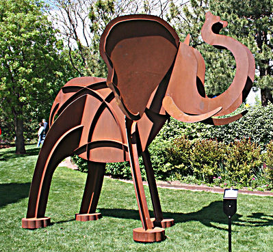 Elephant Walk (Lifesize)